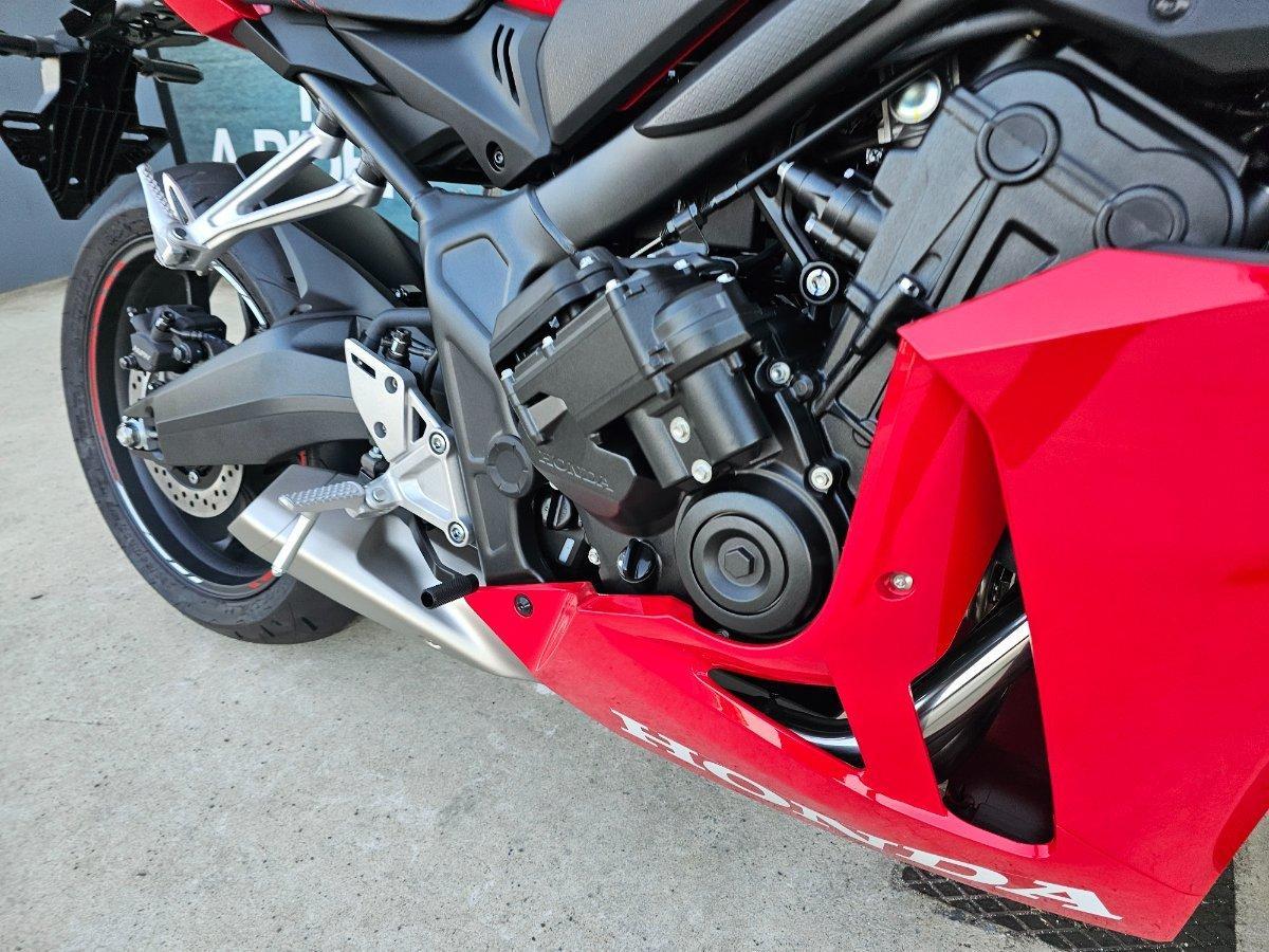 2026 HONDA CBR650R E-CLUTCH SPORTS