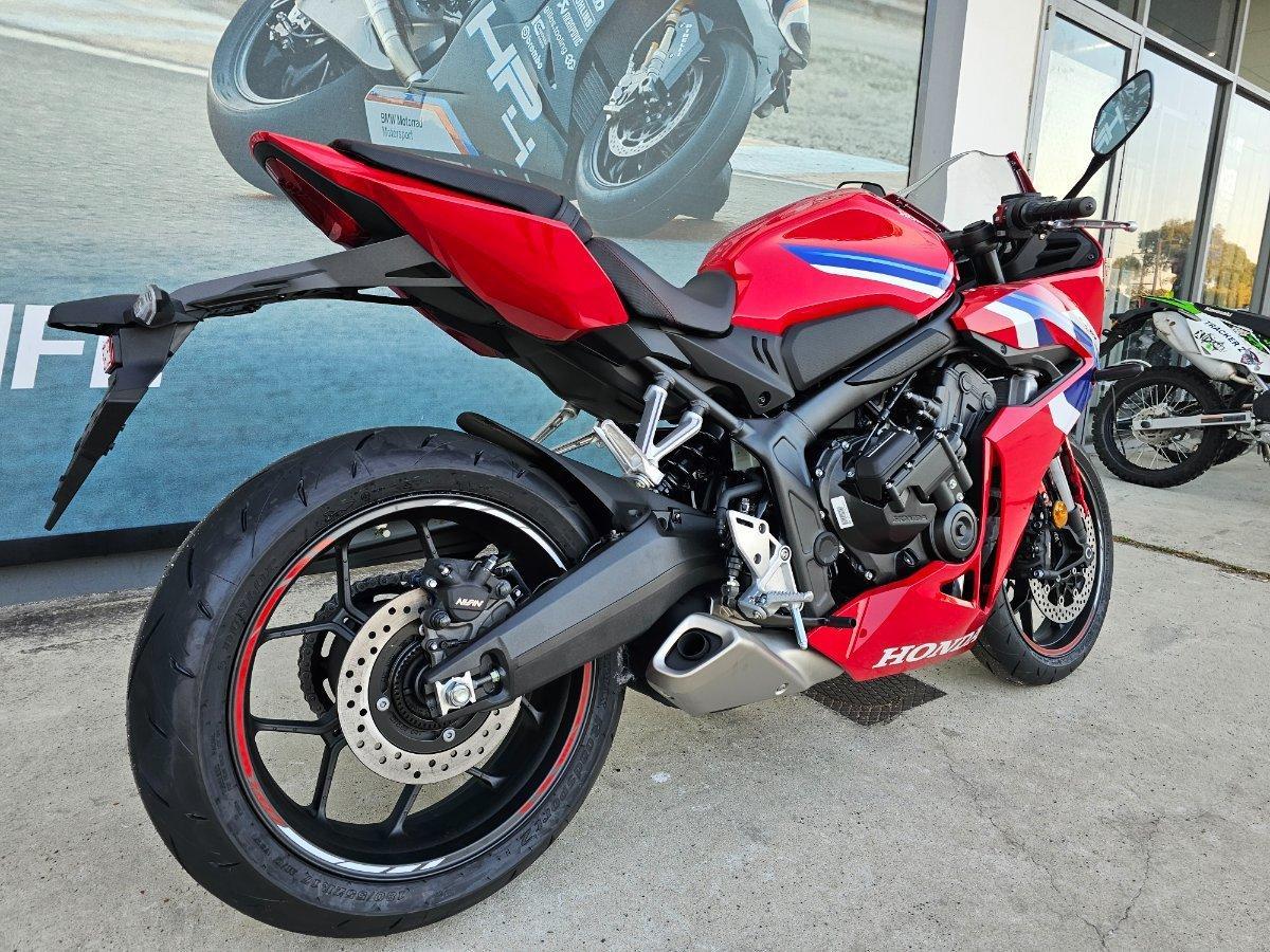 2026 HONDA CBR650R E-CLUTCH SPORTS