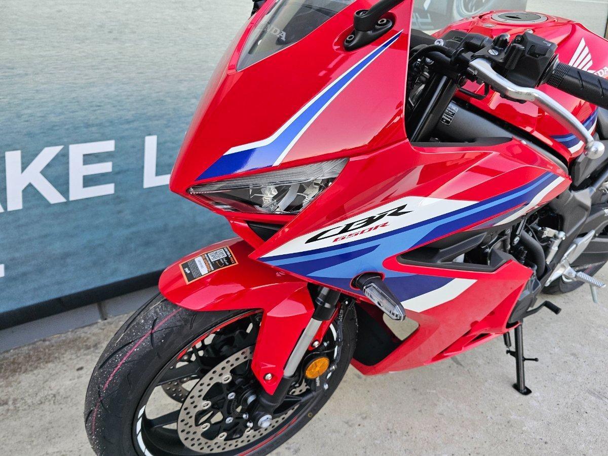 2026 HONDA CBR650R E-CLUTCH SPORTS