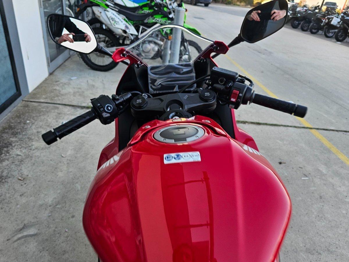 2026 HONDA CBR650R E-CLUTCH SPORTS
