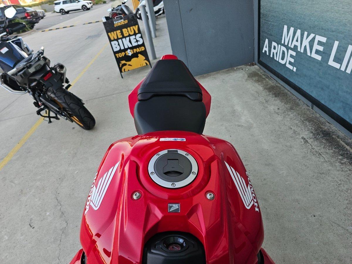 2026 HONDA CBR650R E-CLUTCH SPORTS