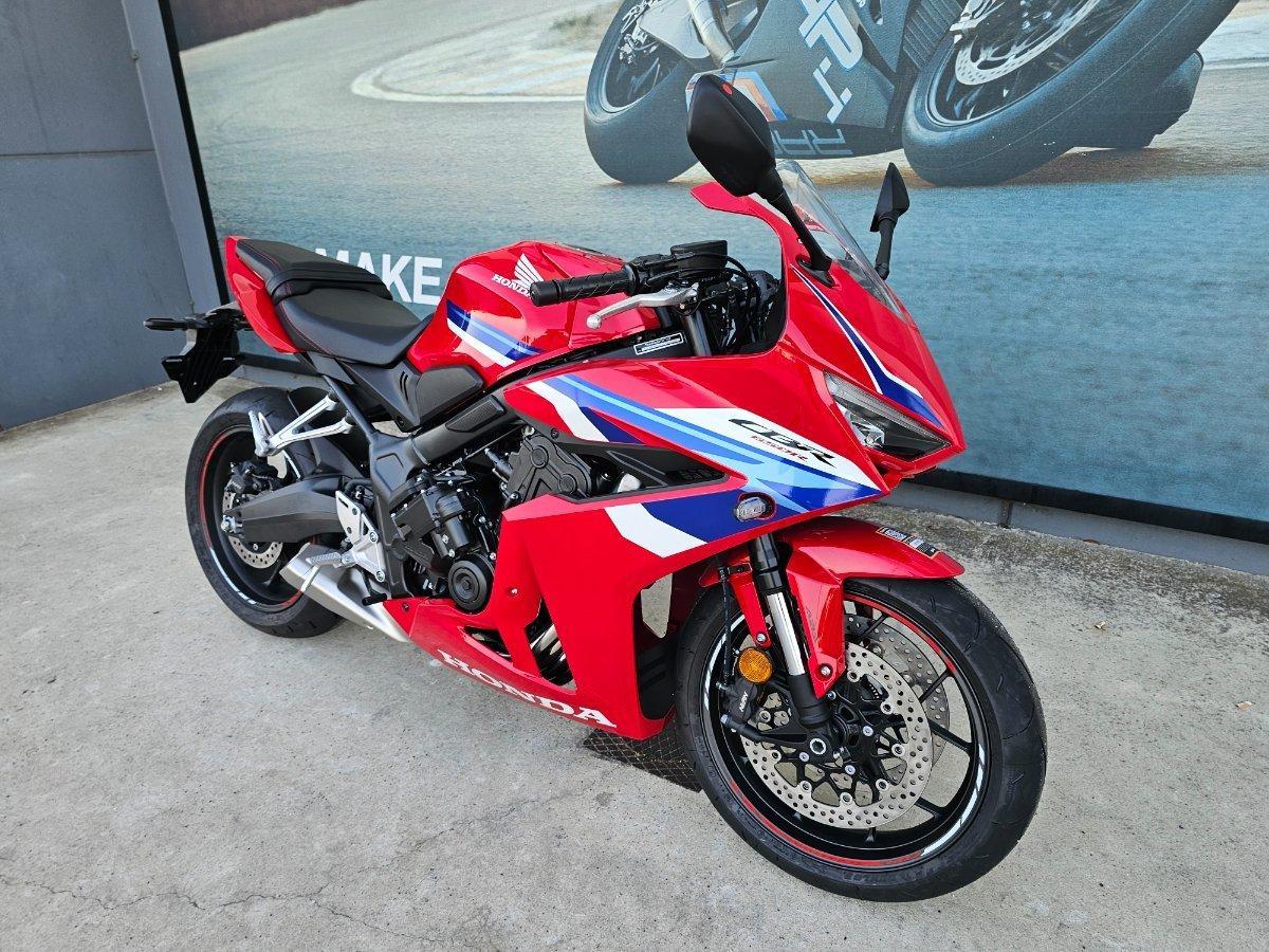 2026 HONDA CBR650R E-CLUTCH SPORTS