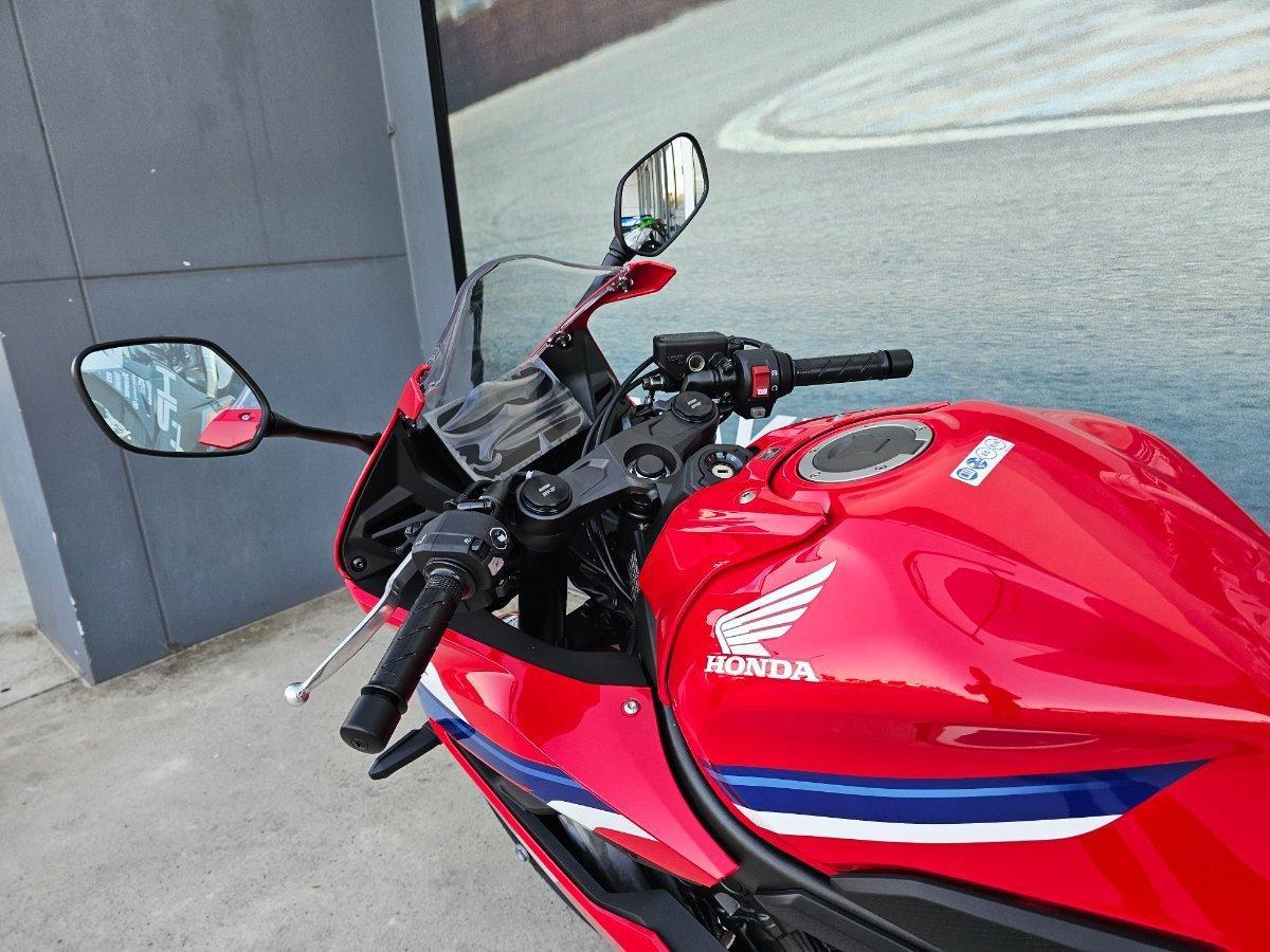 2026 HONDA CBR650R E-CLUTCH SPORTS