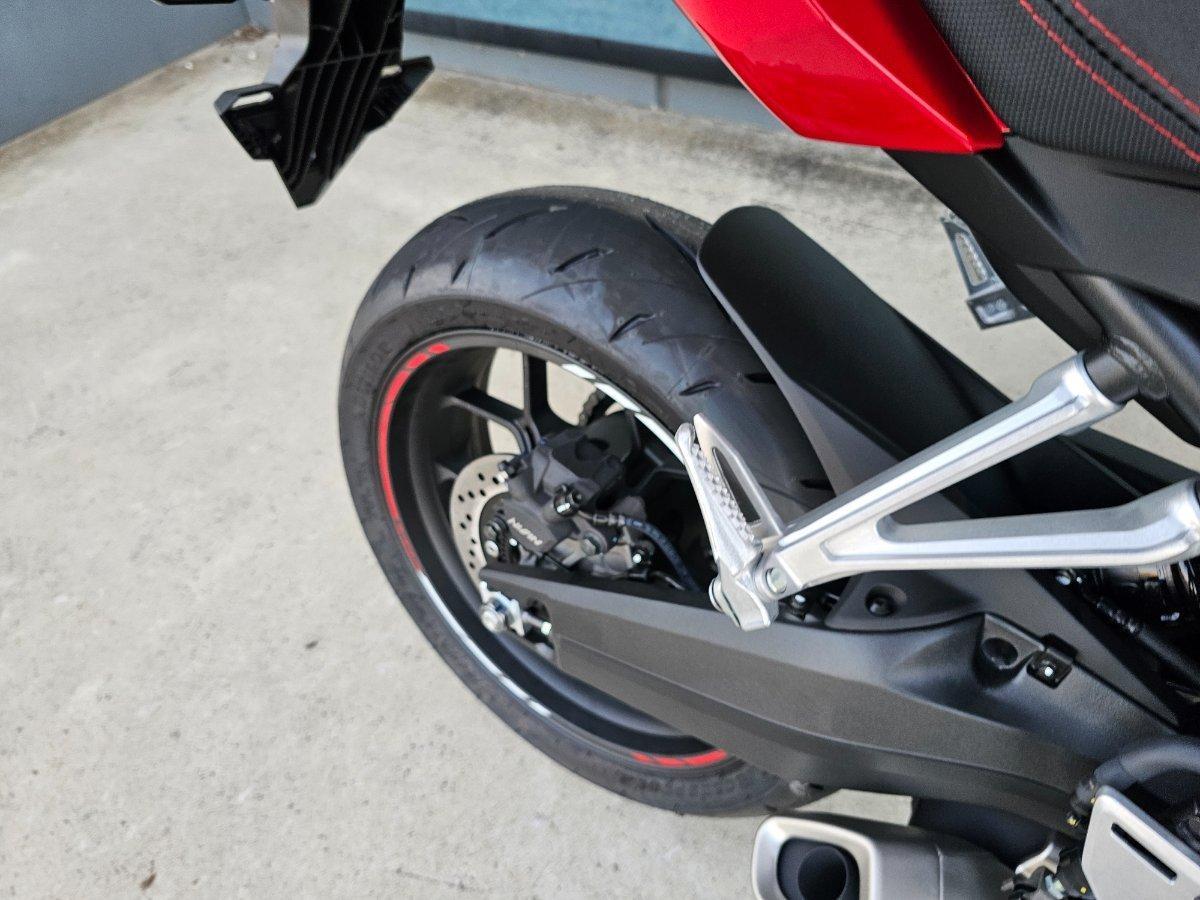 2026 HONDA CBR650R E-CLUTCH SPORTS