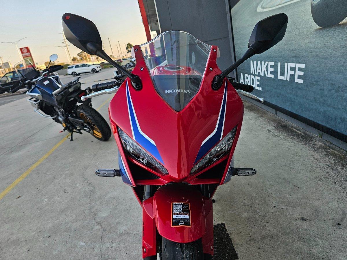 2026 HONDA CBR650R E-CLUTCH SPORTS