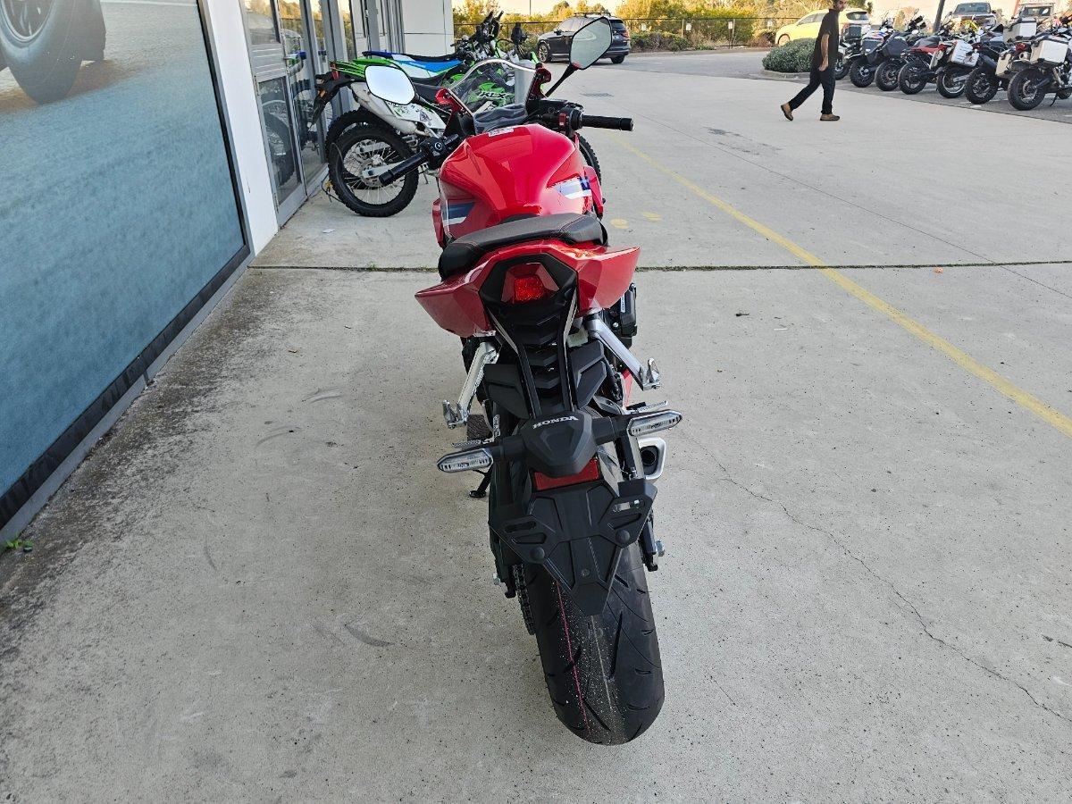 2026 HONDA CBR650R E-CLUTCH SPORTS