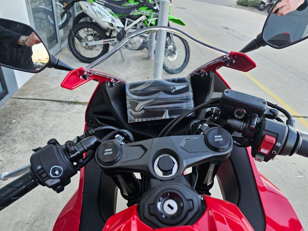 2026 HONDA CBR650R E-CLUTCH SPORTS