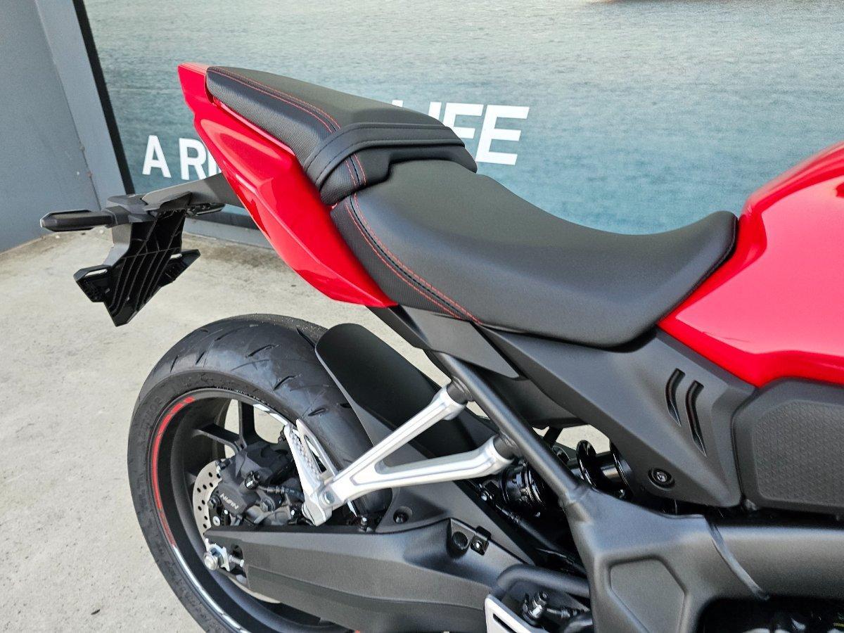2026 HONDA CBR650R E-CLUTCH SPORTS