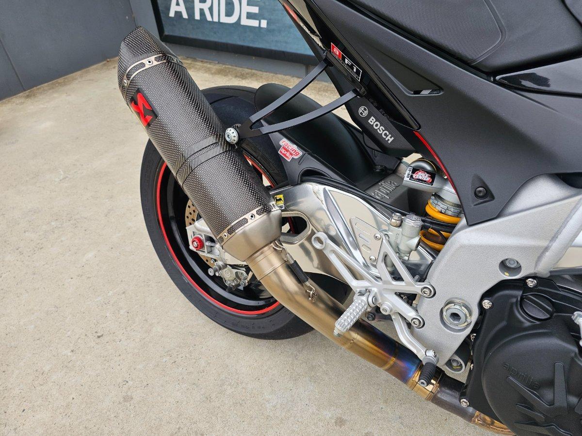 2017 APRILIA TUONO V4 RR SPORTS