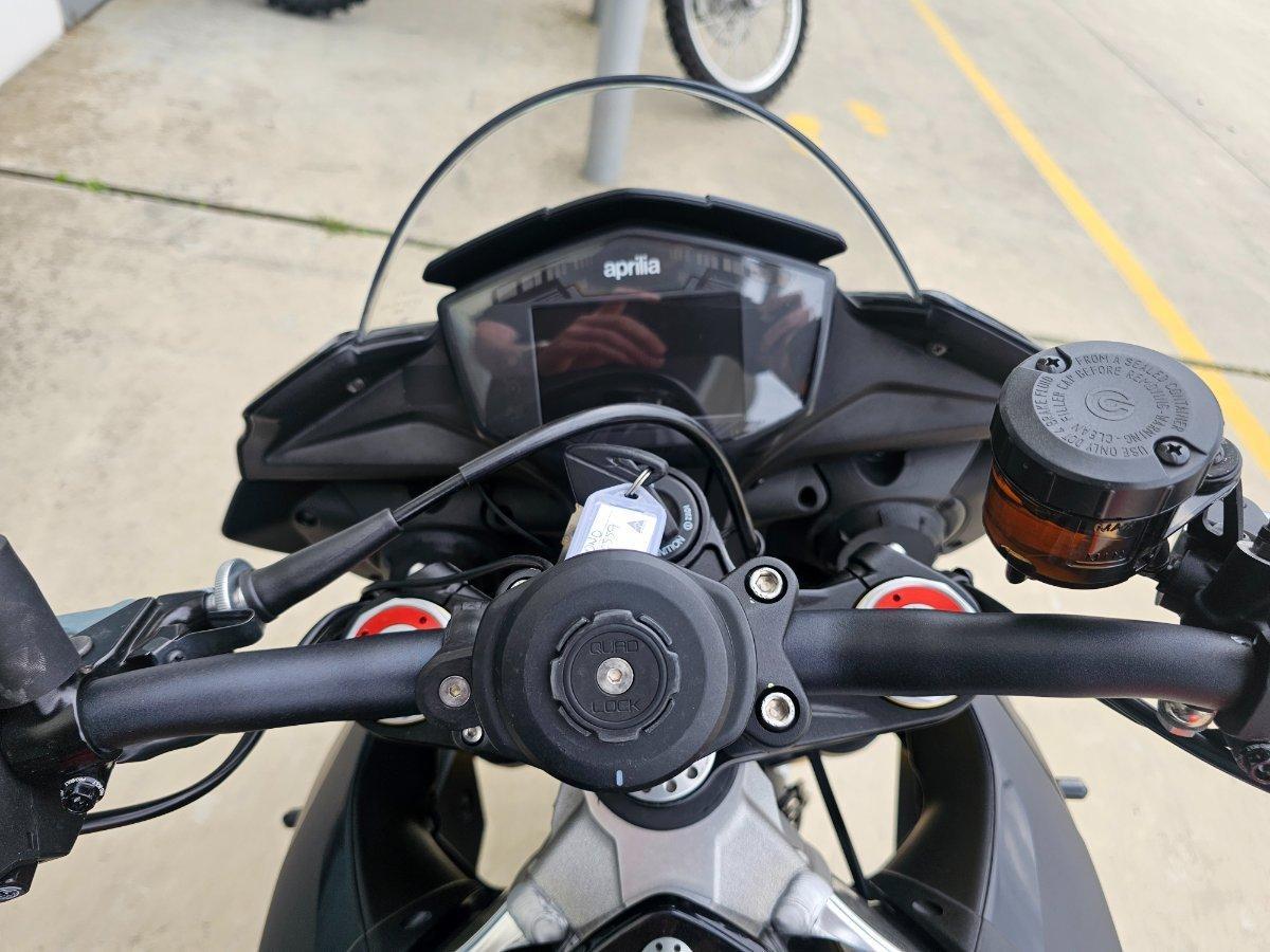 2017 APRILIA TUONO V4 RR SPORTS