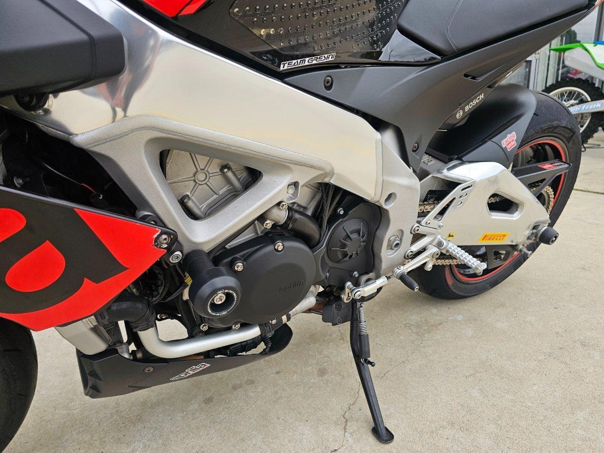 2017 APRILIA TUONO V4 RR SPORTS