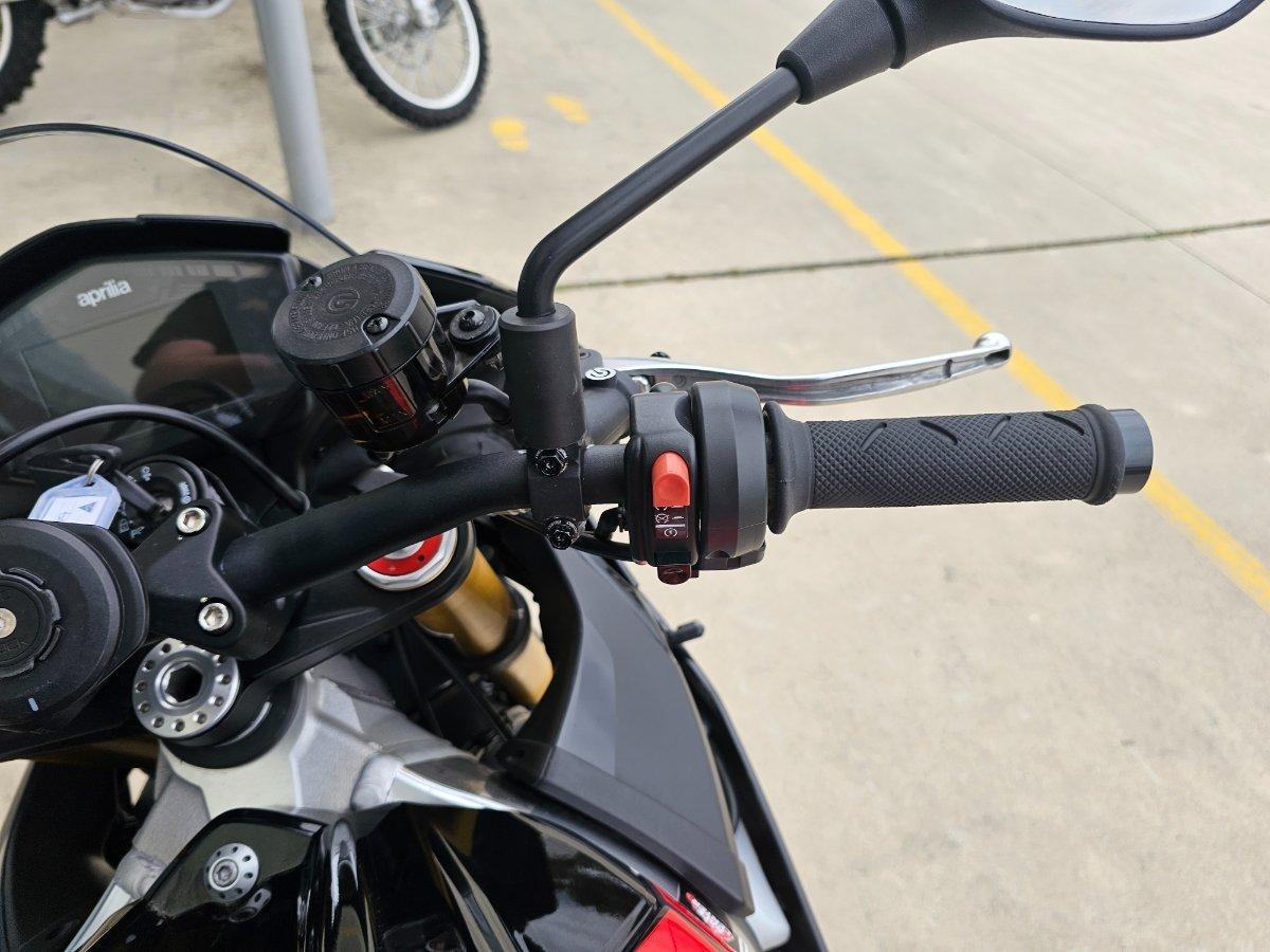 2017 APRILIA TUONO V4 RR SPORTS
