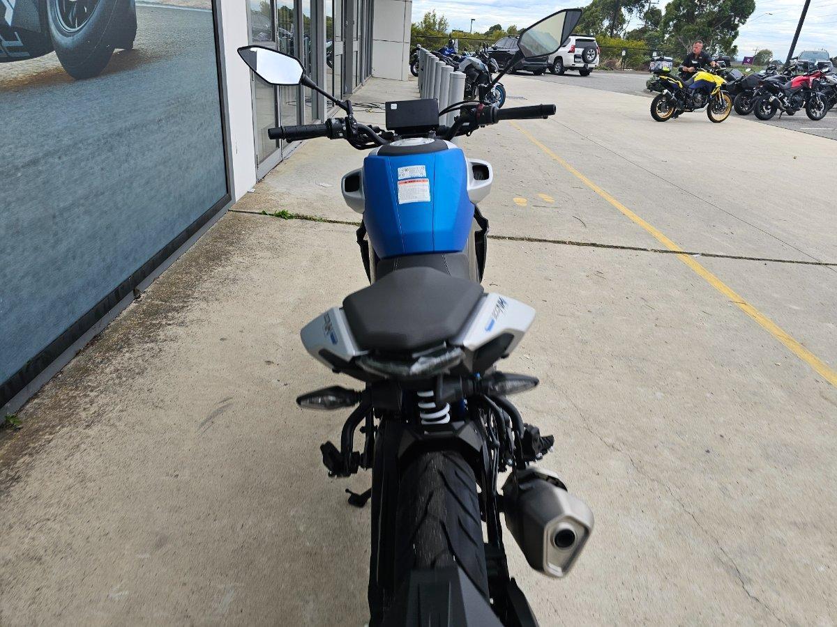 2025 CF MOTO 300 NK ROAD