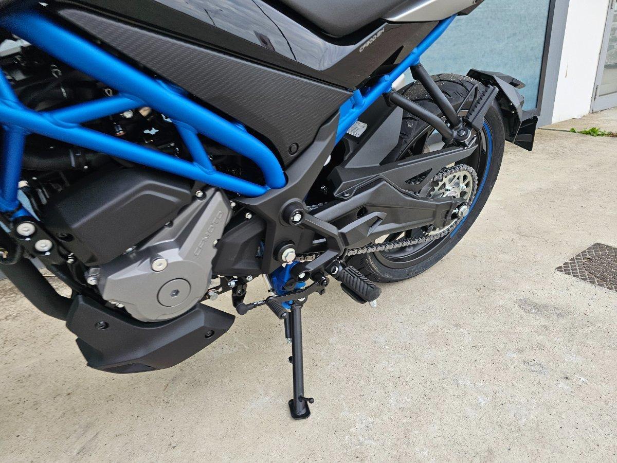 2025 CF MOTO 300 NK ROAD