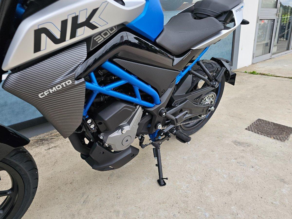 2025 CF MOTO 300 NK ROAD