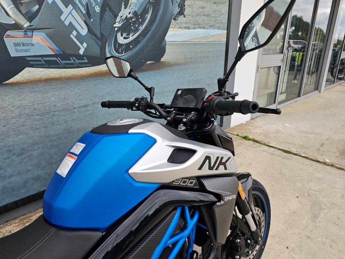 2025 CF MOTO 300 NK ROAD
