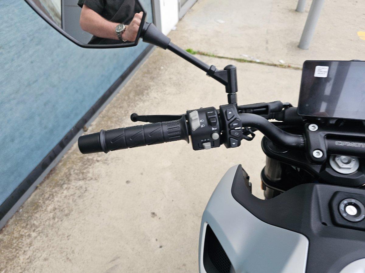 2025 CF MOTO 300 NK ROAD