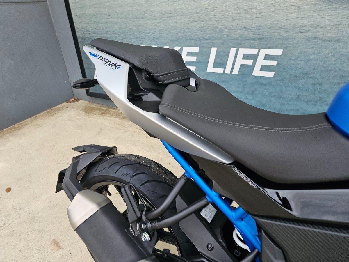 2025 CF MOTO 300 NK ROAD