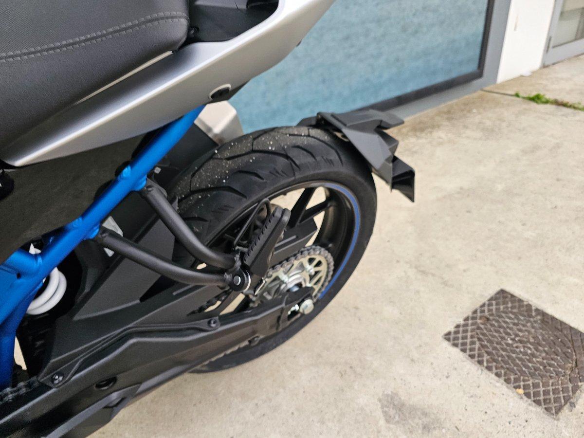 2025 CF MOTO 300 NK ROAD
