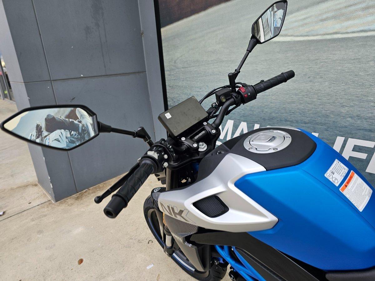2025 CF MOTO 300 NK ROAD