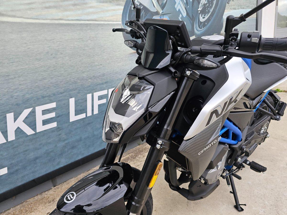 2025 CF MOTO 300 NK ROAD