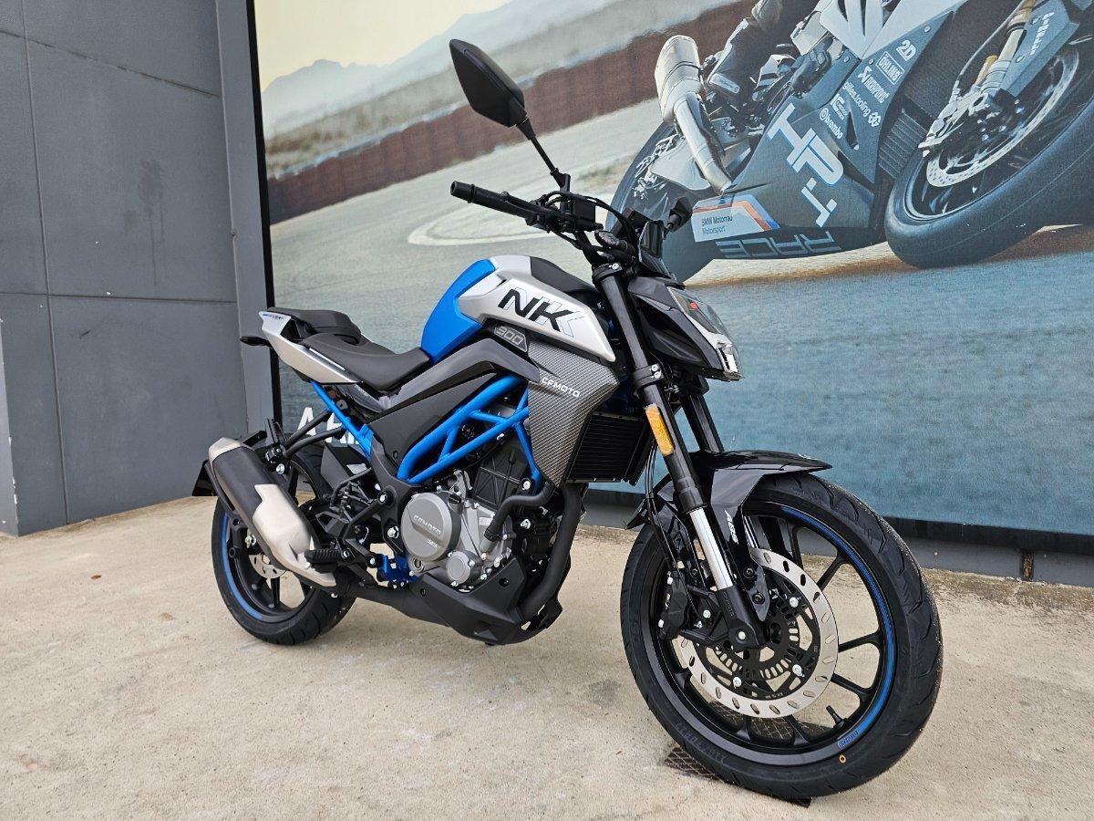 2025 CF MOTO 300 NK ROAD