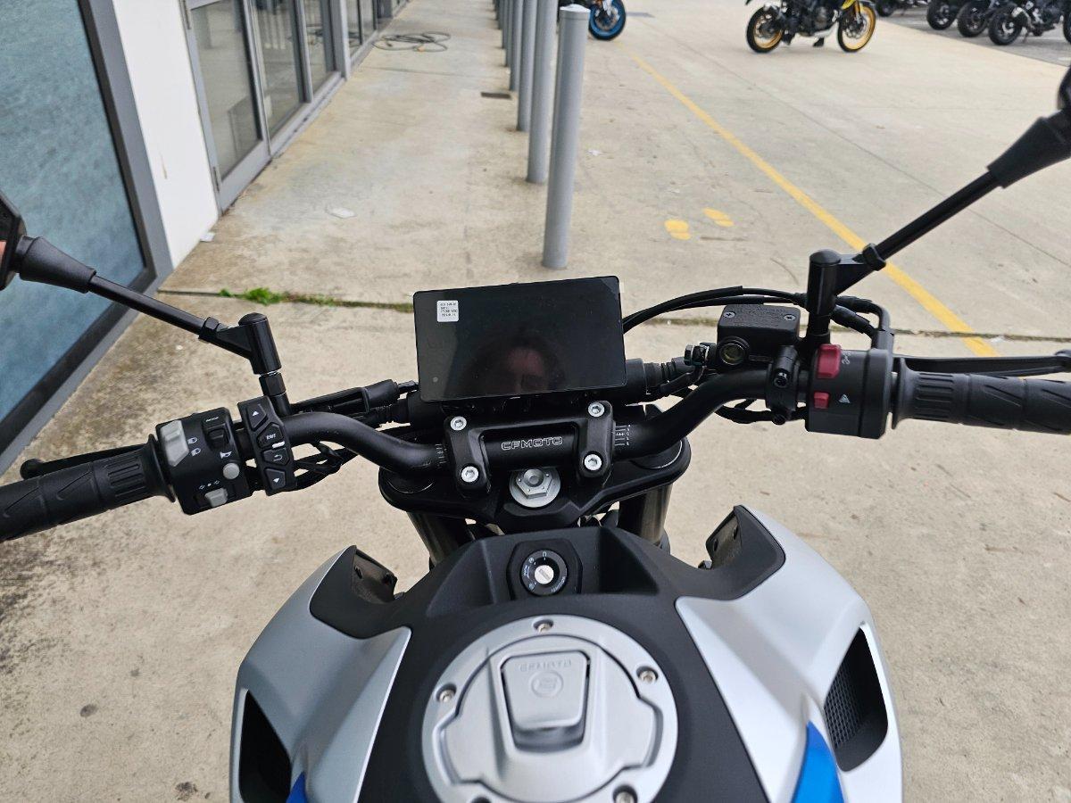 2025 CF MOTO 300 NK ROAD