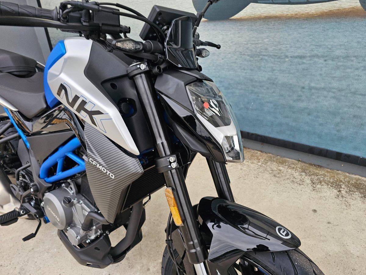 2025 CF MOTO 300 NK ROAD