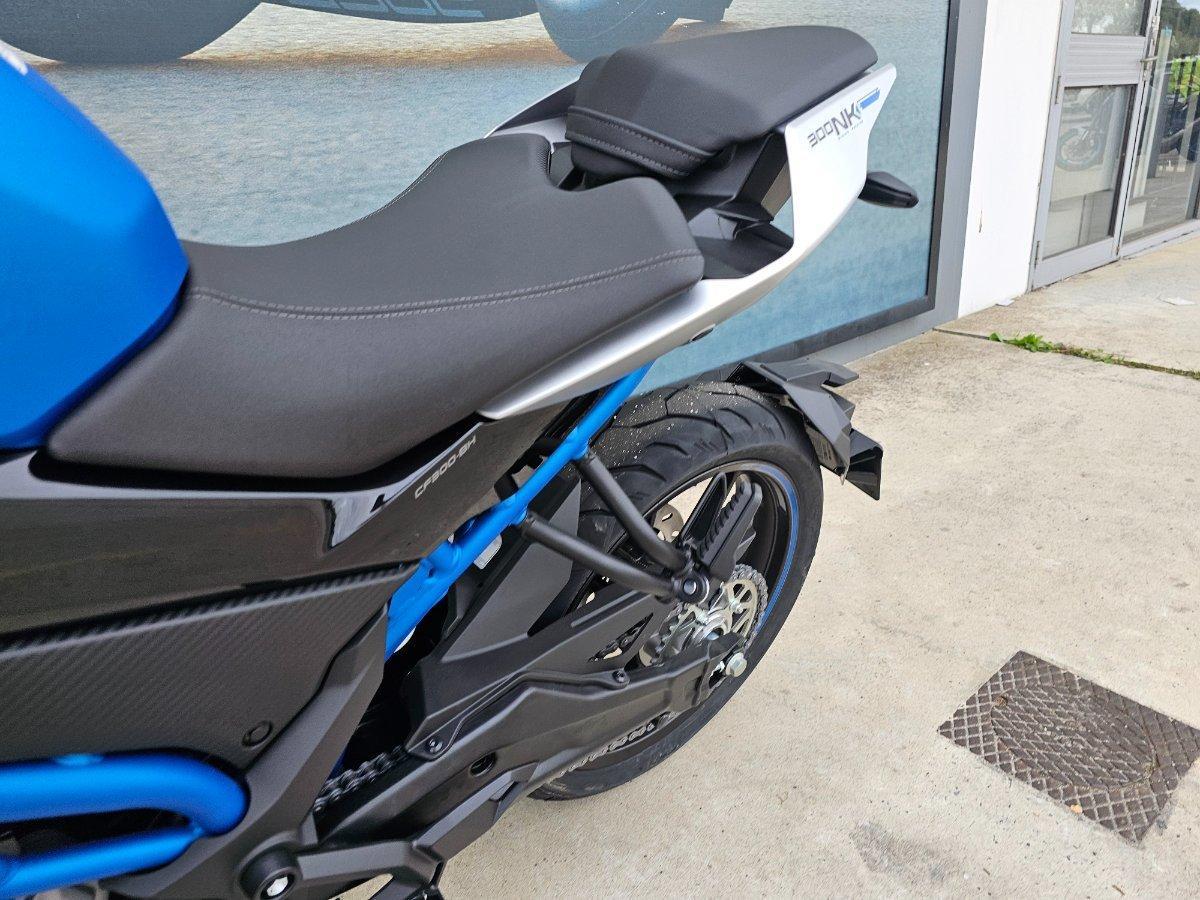 2025 CF MOTO 300 NK ROAD