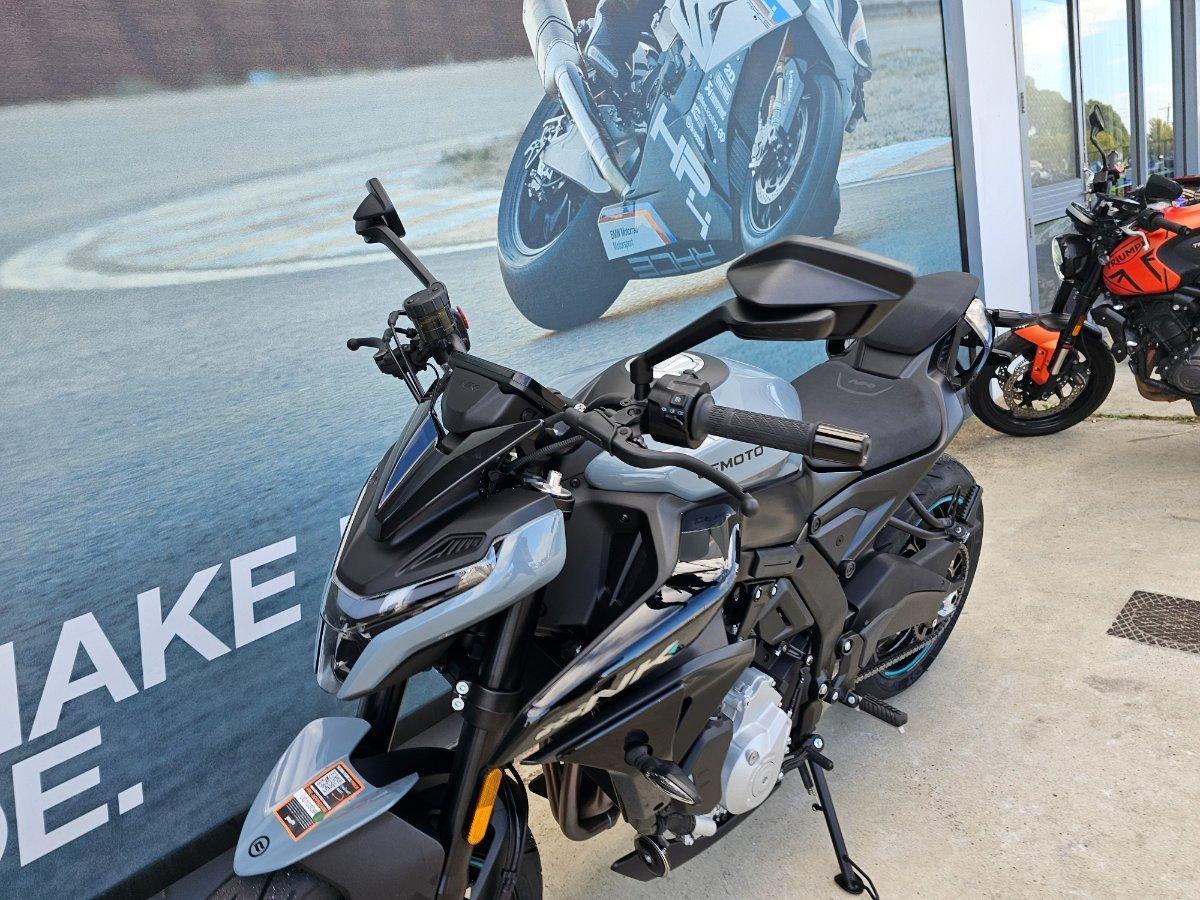 2025 CF MOTO 675 NK ROAD