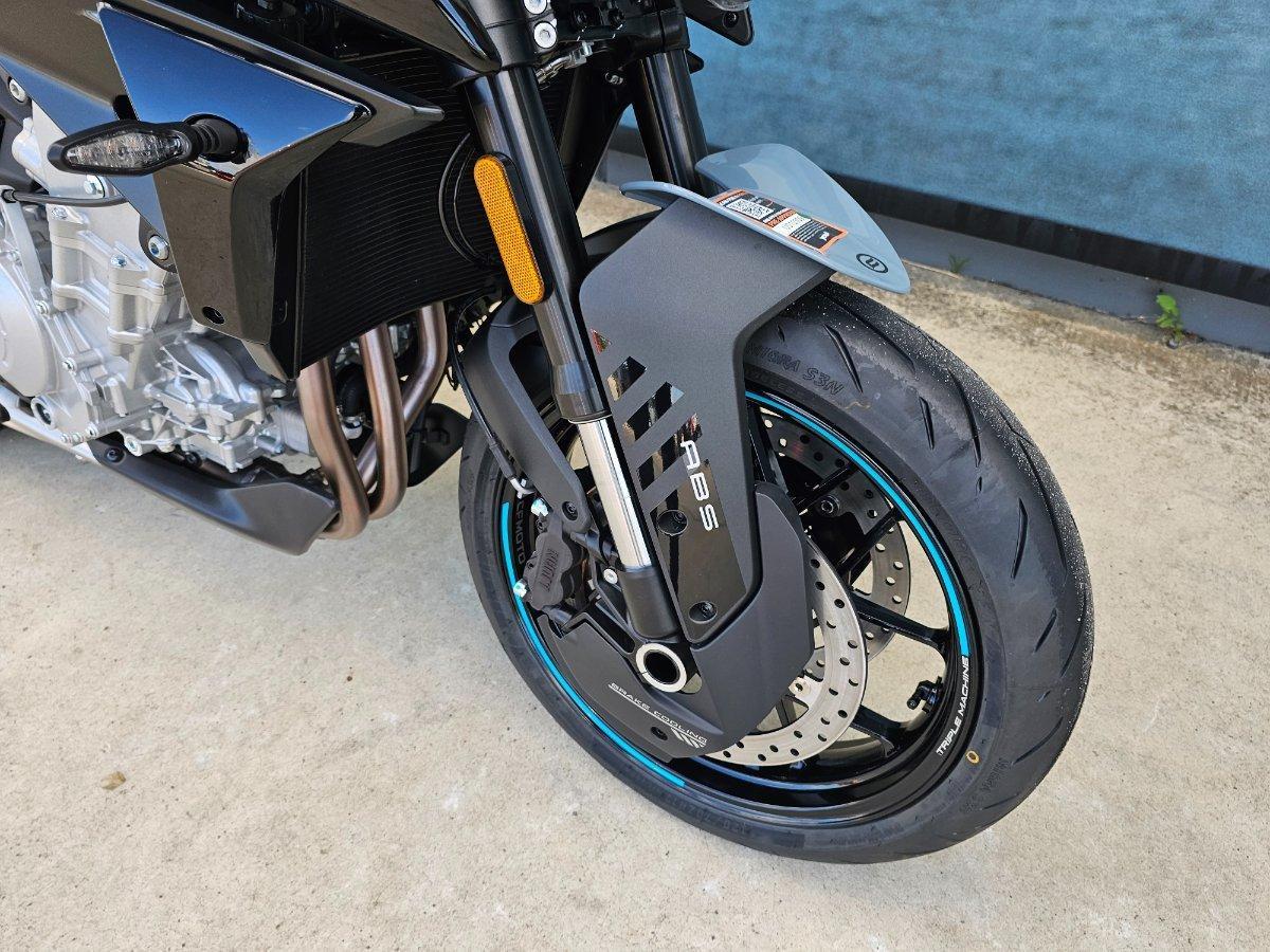 2025 CF MOTO 675 NK ROAD