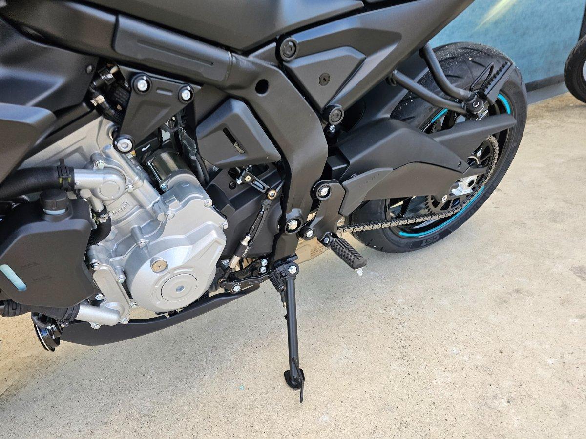 2025 CF MOTO 675 NK ROAD