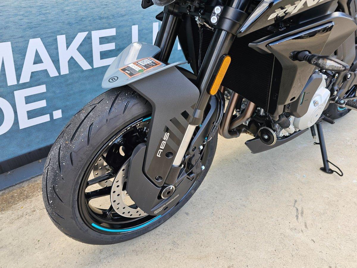 2025 CF MOTO 675 NK ROAD
