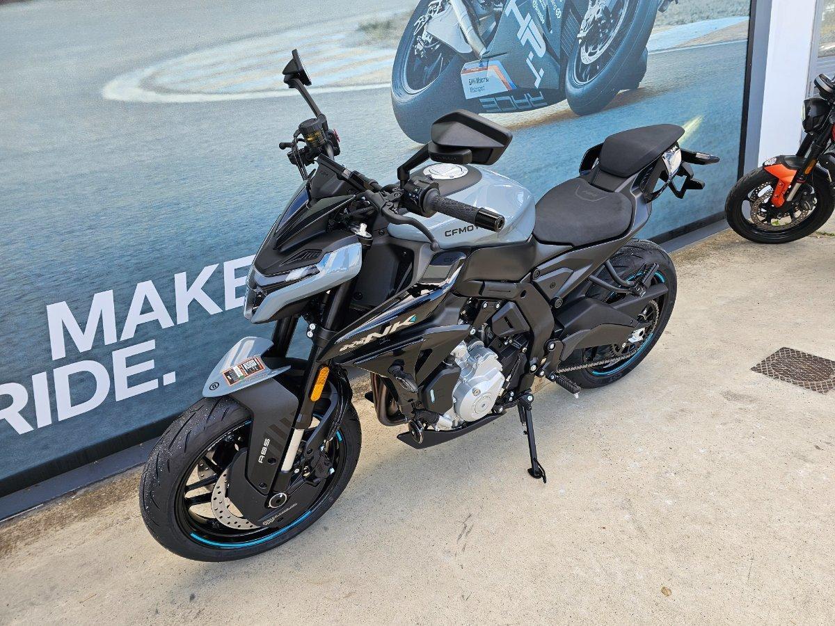 2025 CF MOTO 675 NK ROAD