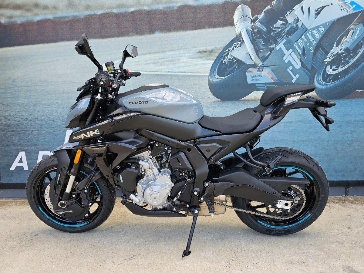 2025 CF MOTO 675 NK ROAD