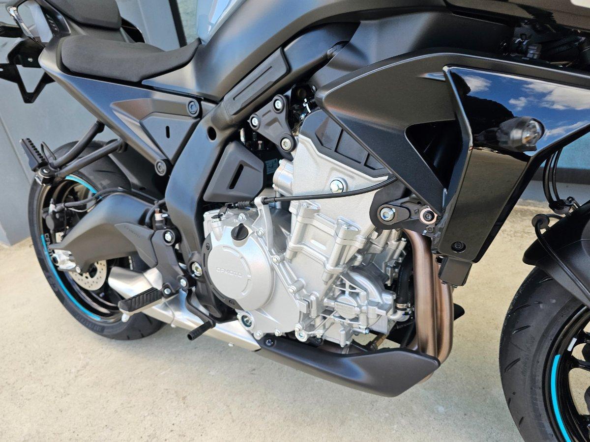 2025 CF MOTO 675 NK ROAD
