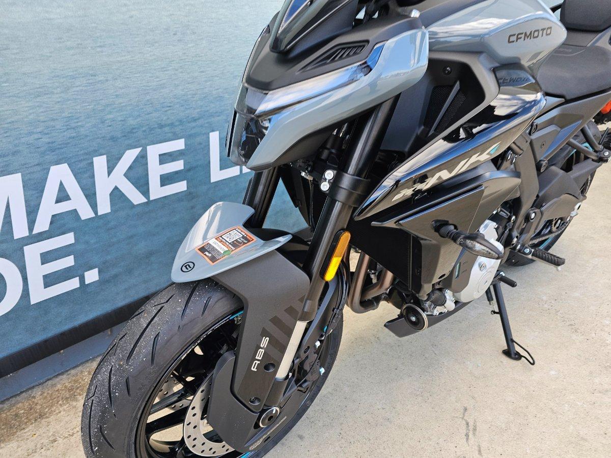 2025 CF MOTO 675 NK ROAD