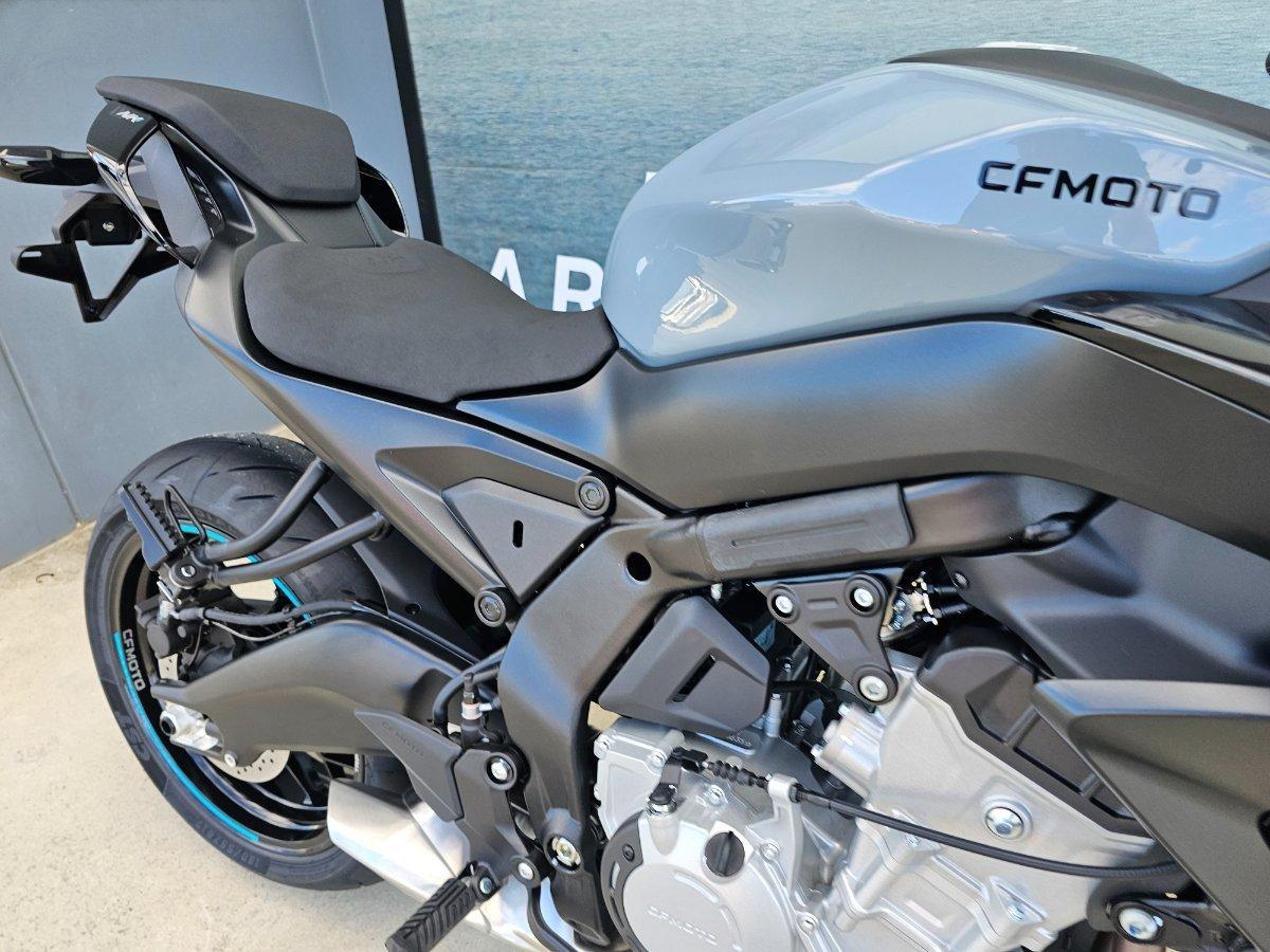 2025 CF MOTO 675 NK ROAD