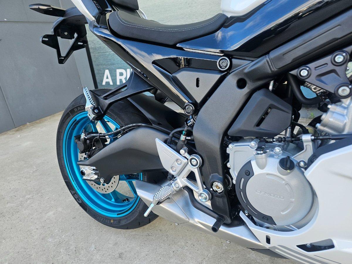 2026 CF MOTO 675 SR-R SPORTS