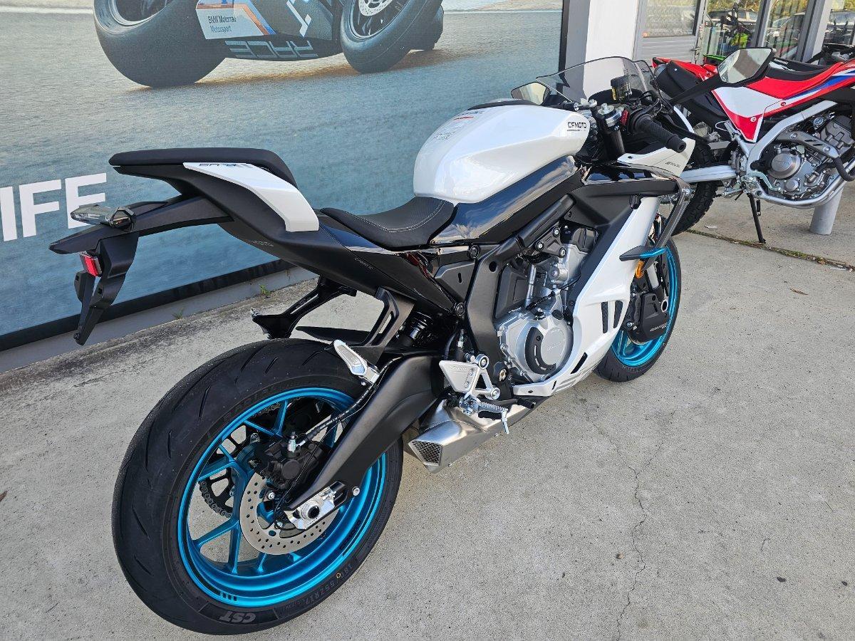 2026 CF MOTO 675 SR-R SPORTS