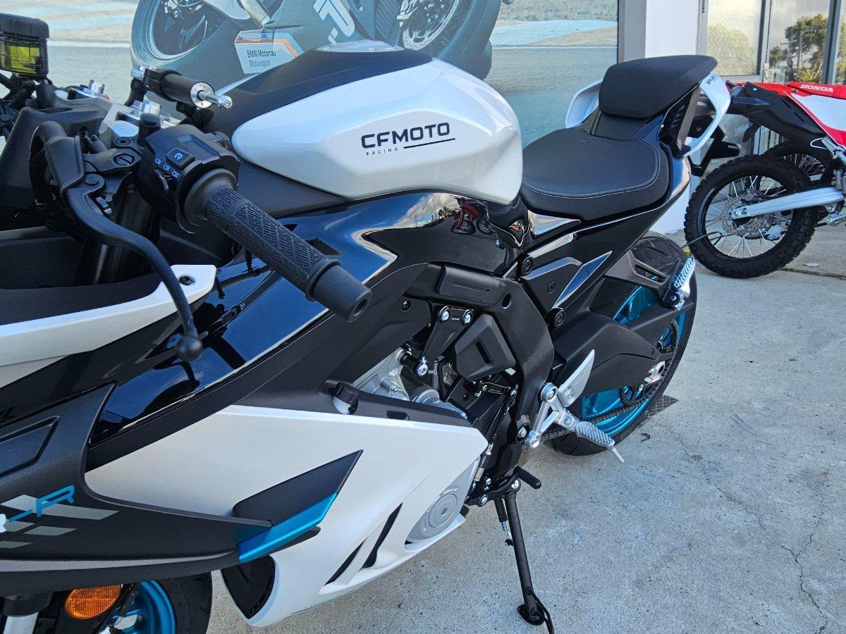 2026 CF MOTO 675 SR-R SPORTS