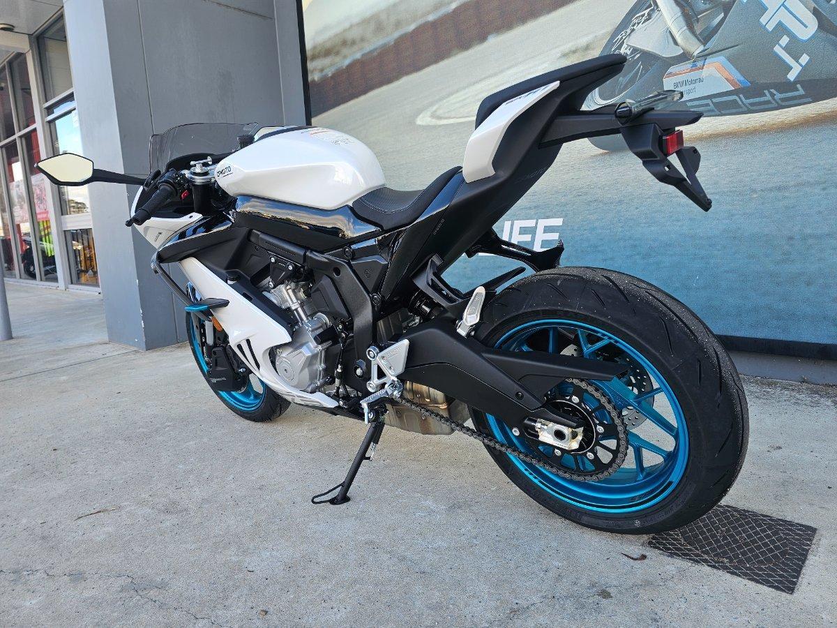 2026 CF MOTO 675 SR-R SPORTS