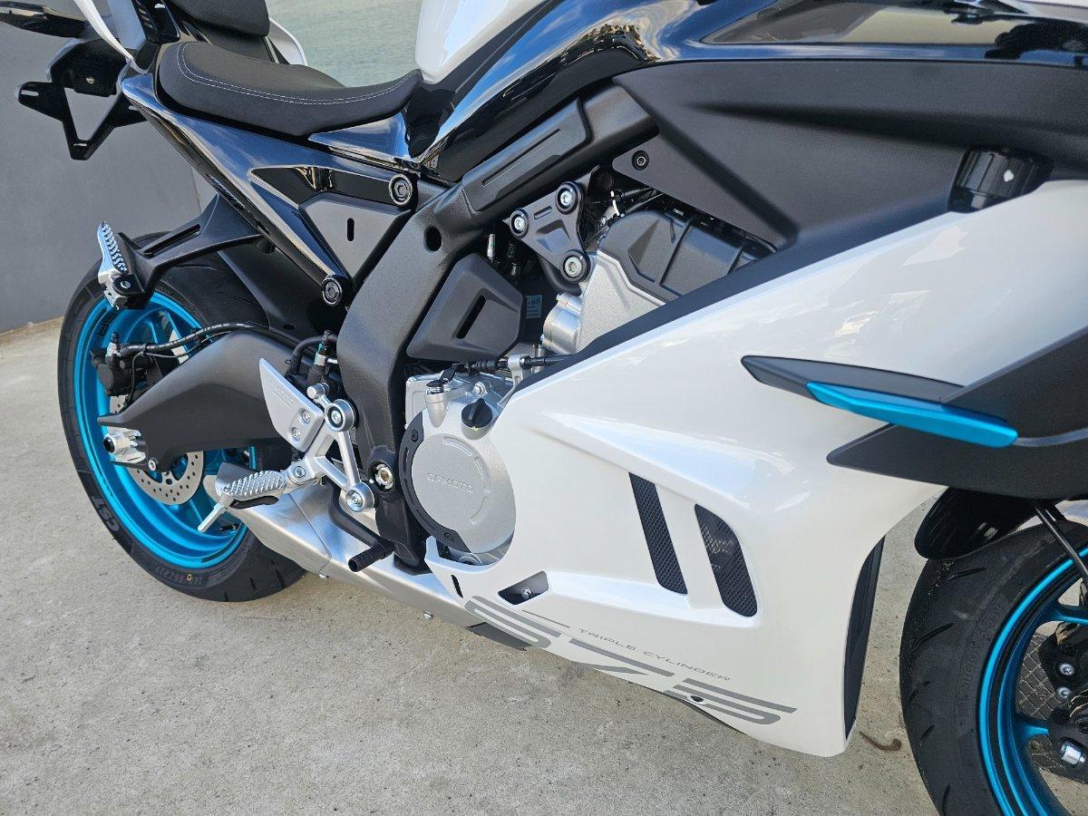 2026 CF MOTO 675 SR-R SPORTS