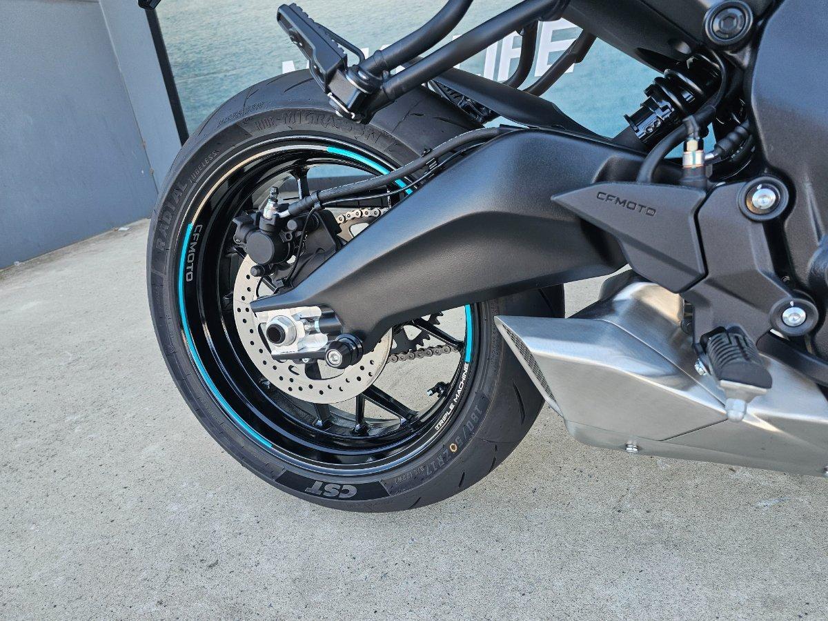 2025 CF MOTO 675NK ABS ROAD