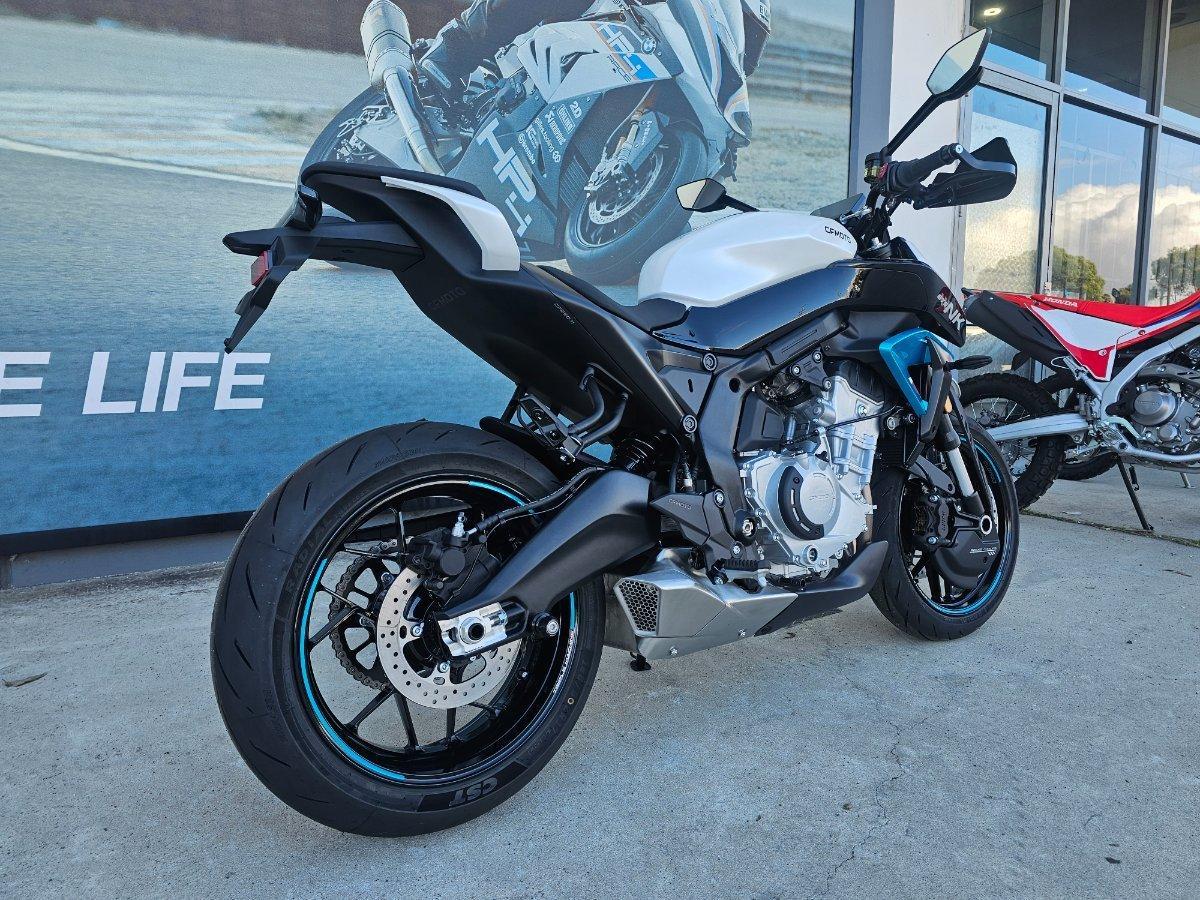 2025 CF MOTO 675NK ABS ROAD