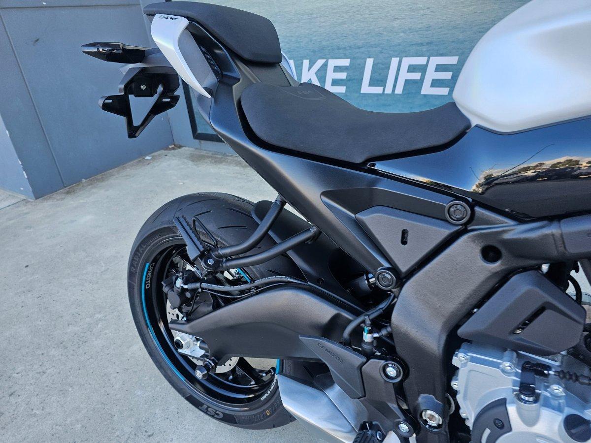 2025 CF MOTO 675NK ABS ROAD
