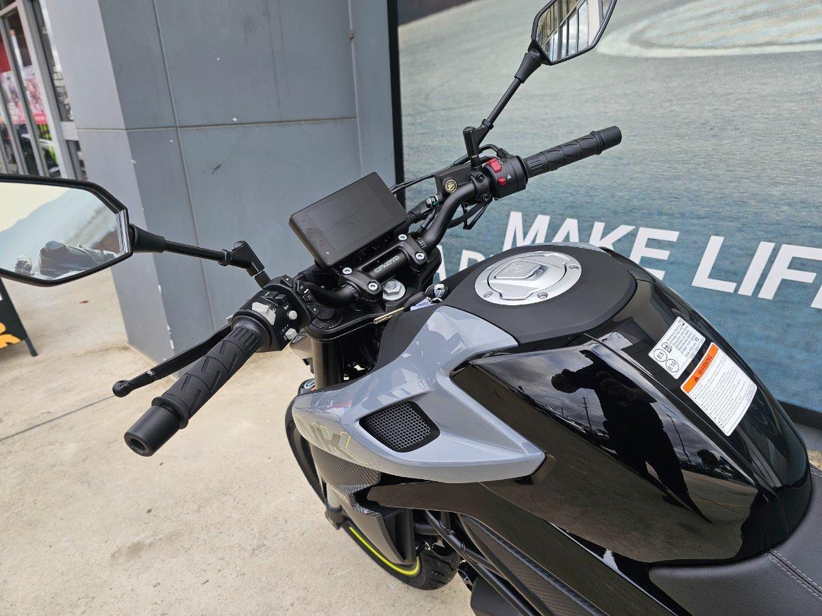 2025 CF MOTO 300 NK ABS ROAD