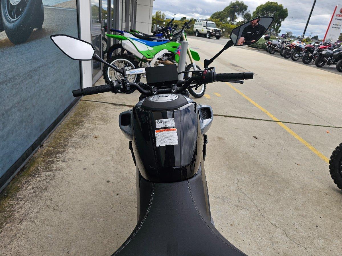 2025 CF MOTO 300 NK ABS ROAD