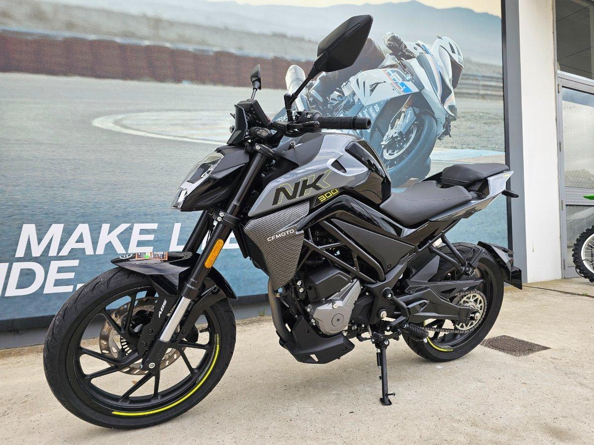 2025 CF MOTO 300 NK ABS ROAD