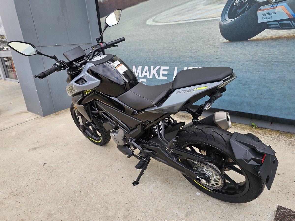 2025 CF MOTO 300 NK ABS ROAD